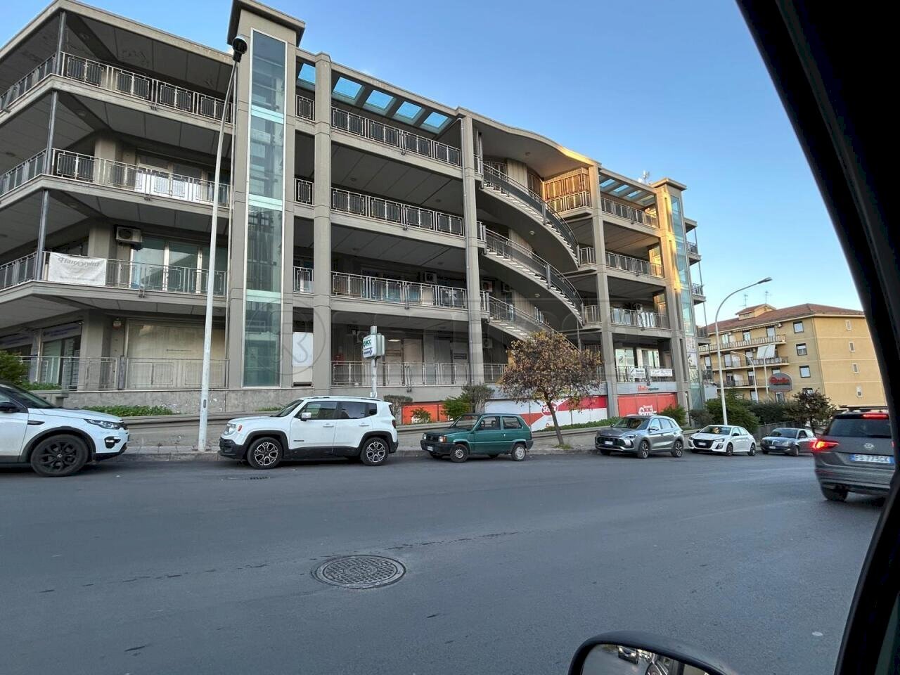 Immagine WhatsApp 2025-12-02 ore 17.24.34_255c2d40 - Locale Commerciale Via D'acquisto Salvo 38, Caltanissetta - foto 1