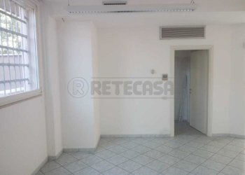 WhatsApp Image 2022-06-20 at 12.21.54 (1).jpeg - Locale Commerciale Piazza Garibaldi, Crema - foto 3