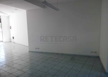 WhatsApp Image 2022-06-20 at 12.21.55 (1).jpeg - Locale Commerciale Piazza Garibaldi, Crema - foto 5