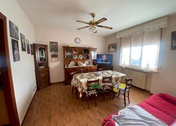 30.jpg - Casa indipendente Strada per Varano Marchesi 37, Medesano - foto 17