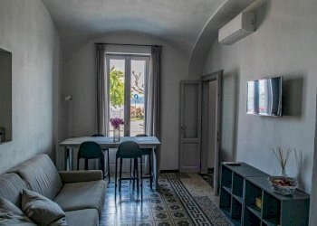 PHOTO-2025-01-25-09-25-44.jpg - Bilocale Via Mazzini 1, Belgirate - foto 1