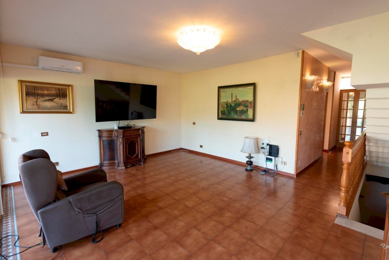 lu1.jpg - Townhouse Luni - photo 2