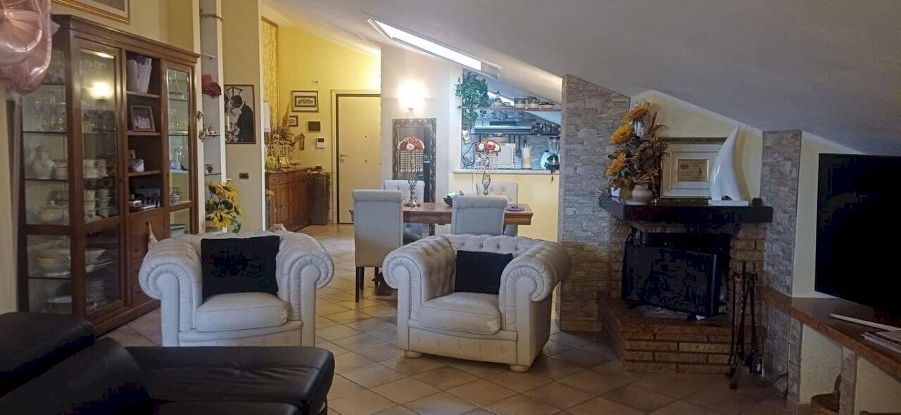 ca1.jpg - Mansarda Carrara - foto 2