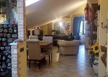 ca24.jpg - Mansarda Carrara - foto 24