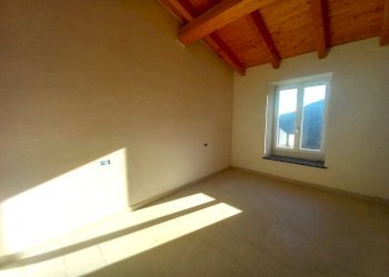 8.jpg - Porzione di casa Avegno - foto 9