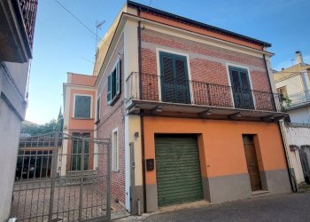 20230903_183443.jpg - Casa indipendente Via Giotto 22, Acri - foto 1