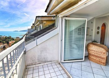 5558A45B-1B3E-4854-87C3-38D1C6F70B39.jpeg - Quadrilocale Via Privata Bozzo Costa 144, Rapallo - foto 3