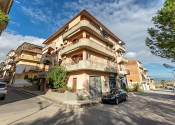 Via Montegrappa 29 Ramacca (1).jpg - Trilocale Via Montegrappa 35, Ramacca - foto 1