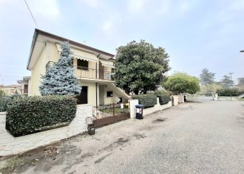 20251202_085656.jpg - Casa indipendente Via Martiri di Belfiore 19, Rovigo - foto 1