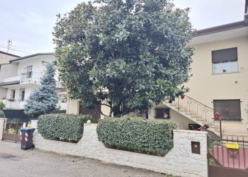 20251202_085638.jpg - Casa indipendente Via Martiri di Belfiore 19, Rovigo - foto 4