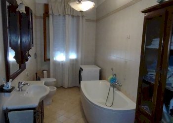 IMG_20230611_112423955.jpg - Casa indipendente Via Martiri di Belfiore 19, Rovigo - foto 10