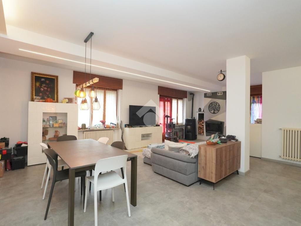 Four-room apartment Via della libertà, Chiomonte - photo 3