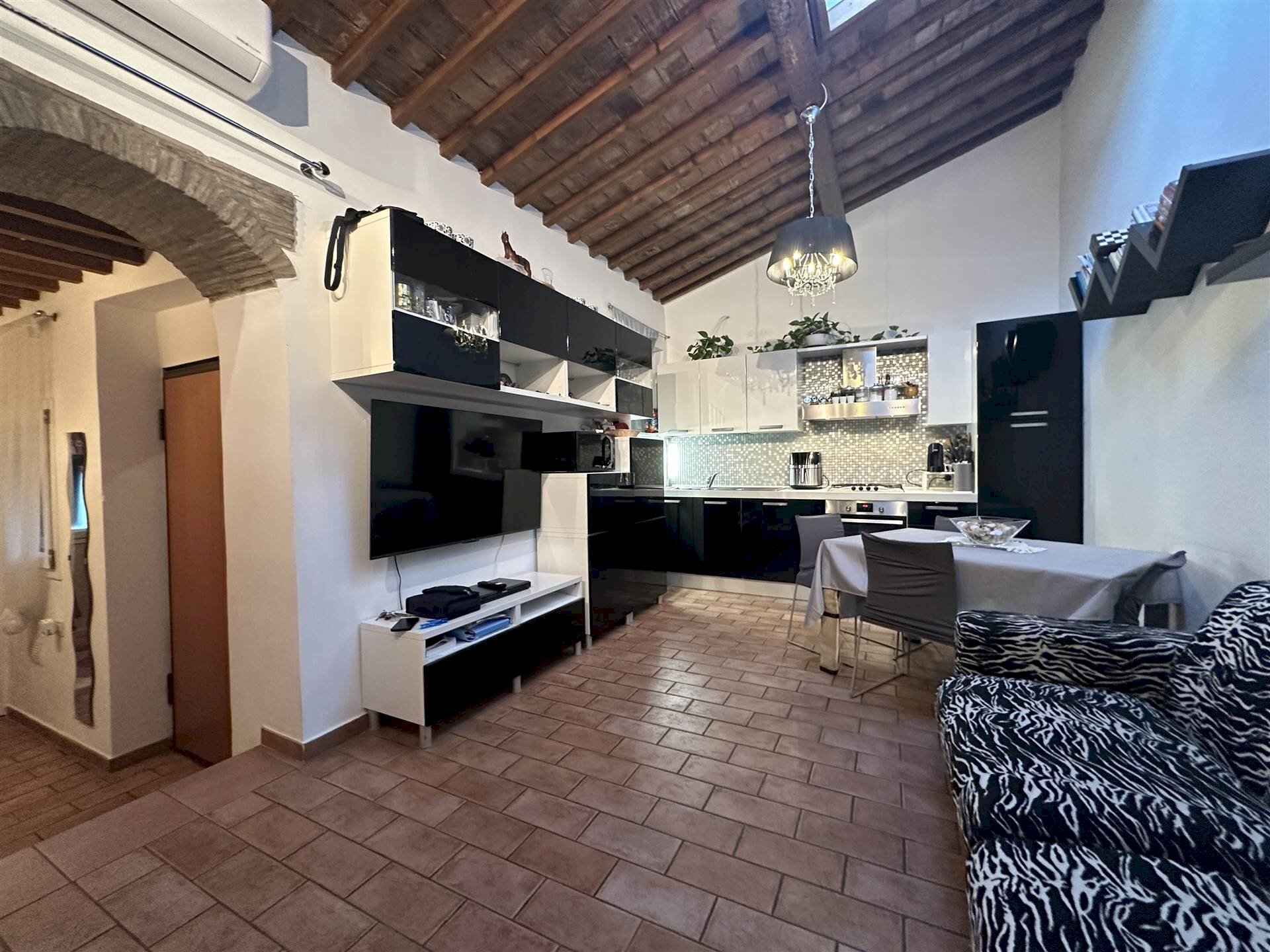 Four-room apartment Livorno - photo 1