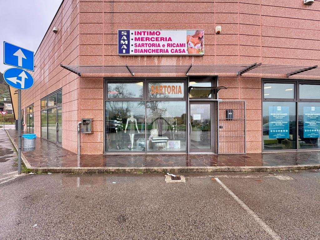 Shop via apsella, Montelabbate - photo 1