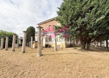 Foto 11 - Villa viale fattori
 
2, Castelmassa - foto 11