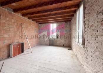 Foto 13 - Villa viale fattori
 
2, Castelmassa - foto 13