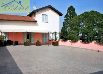 Foto 1 - Quadrilocale piazza martiri della libertà, Rogeno - foto 1