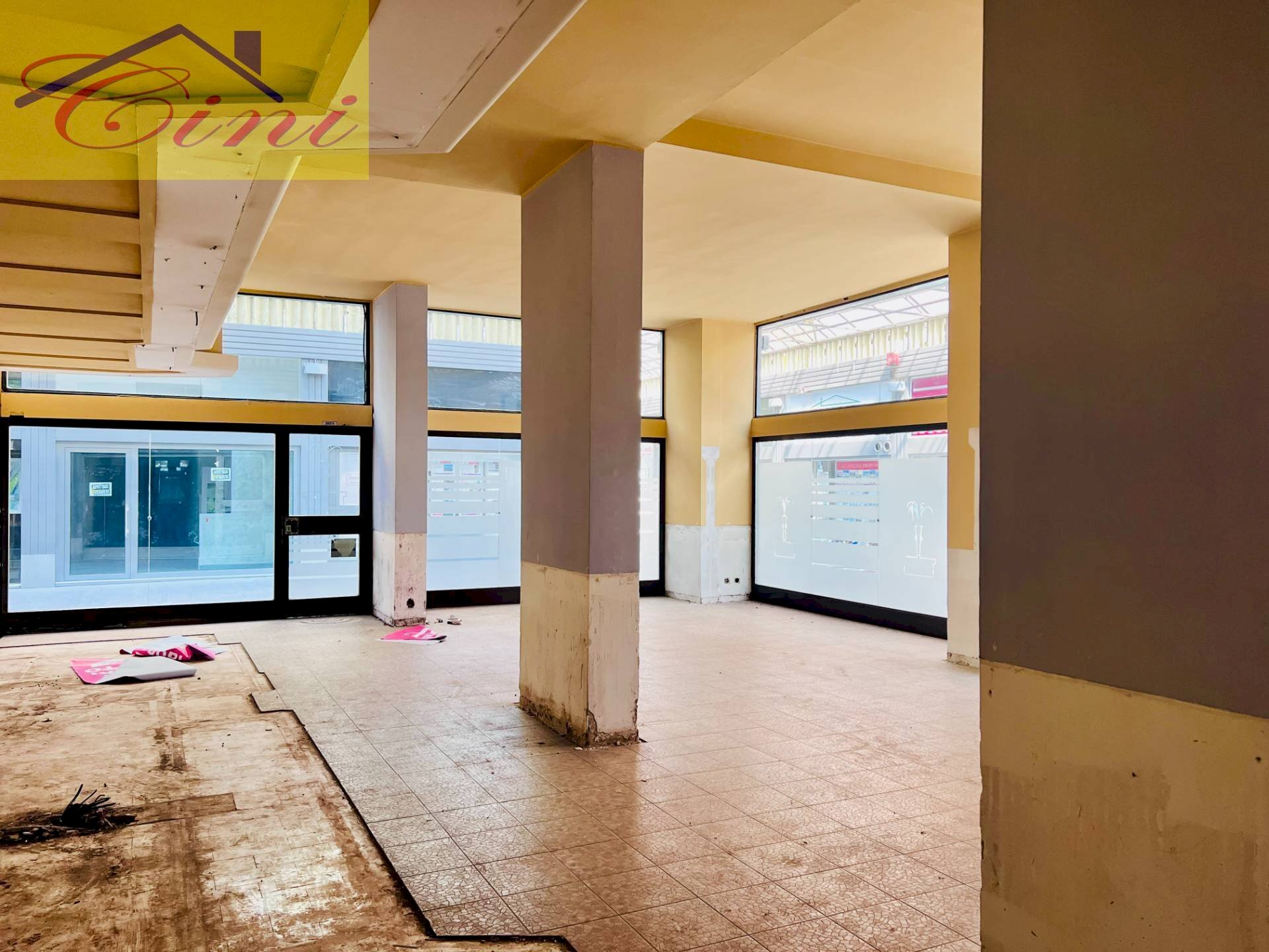 Foto 3 - Negozio VIA LEONI, Erba - foto 3