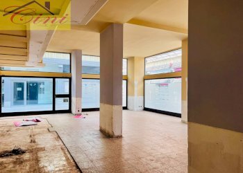 Foto 3 - Shop VIA LEONI, Erba - photo 3