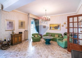 Soggiorno - Appartamento Viale Vittorio Veneto
 
122, Catania - foto 9