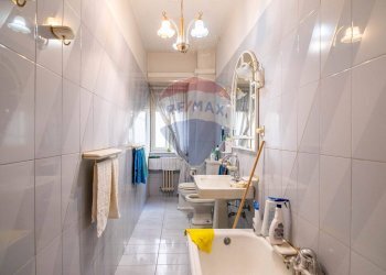 Bagno - Appartamento Viale Vittorio Veneto
 
122, Catania - foto 24