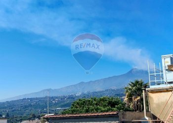 Vista delle montagne - Casa indipendente Via Francesco Crispi
 
83, Mascali - foto 6