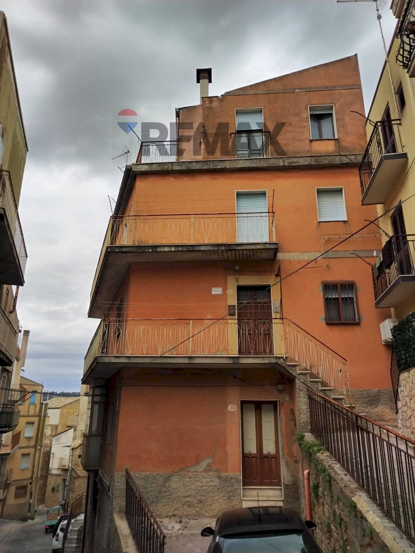 Edificio all\'aperto - Independent house Via Carbone
 
24, Piazza Armerina - photo 2