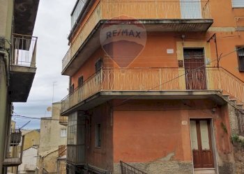 Edificio all\'aperto - Independent house Via Carbone
 
24, Piazza Armerina - photo 1