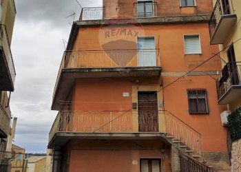 Edificio all\'aperto - Independent house Via Carbone
 
24, Piazza Armerina - photo 2