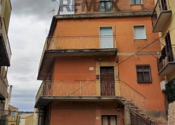 Edificio all\'aperto - Casa indipendente Via Carbone
 
24, Piazza Armerina - foto 2