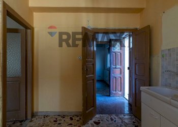 Hall / corridoio - Casa indipendente Via Carbone
 
24, Piazza Armerina - foto 19