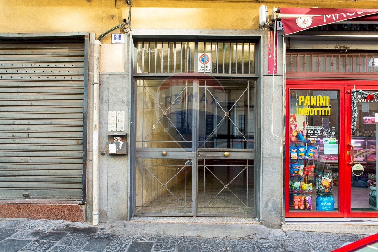 Edificio all\'aperto - Four-room apartment Via Etnea
660, Catania - photo 3