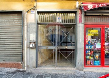 Edificio all\'aperto - Quadrilocale Via Etnea
 
660, Catania - foto 3