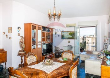 Sala da pranzo - Quadrilocale Via Etnea
 
660, Catania - foto 8