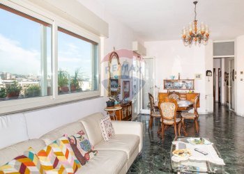 Sala da pranzo - Quadrilocale Via Etnea
 
660, Catania - foto 10