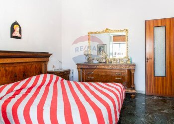 Camera / camera da letto - Quadrilocale Via Etnea
 
660, Catania - foto 17