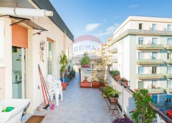 Terrazza - Quadrilocale Via Etnea
 
660, Catania - foto 29