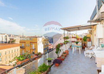 Terrazza - Quadrilocale Via Etnea
 
660, Catania - foto 30