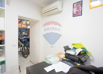 Camera / camera da letto - Locale Commerciale Piazza Bonadies
 
2/3/4/5/6/7, Catania - foto 23