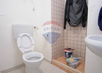 Bagno - Locale Commerciale Piazza Bonadies
 
2/3/4/5/6/7, Catania - foto 25