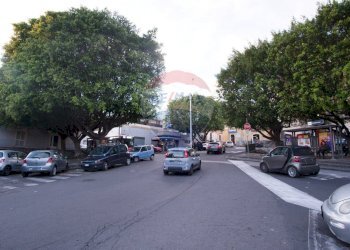 Edificio all\'aperto - Locale Commerciale Piazza Bonadies
 
2/3/4/5/6/7, Catania - foto 30