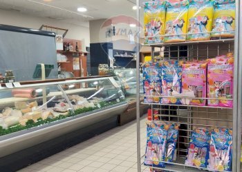 Camera / camera da letto - Attività Commerciale Via Raimondo Franchetti
 
72, Catania - foto 9