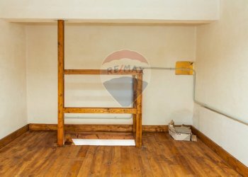 Dettagli - Box Via Gorizia
 
8, Catania - foto 7