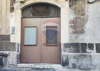 Edificio all\'aperto - Monolocale Via Santissima Trinita'
 
60, Catania - foto 1