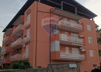 Edificio all\'aperto - Trilocale Via Consolare Valeria
 
34, Sant'Alessio Siculo - foto 1