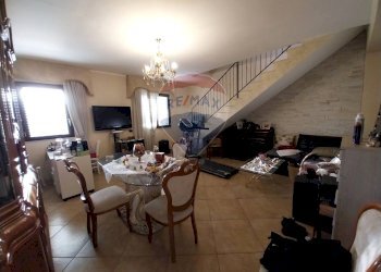 Sala da pranzo - Appartamento Villaggio Sant'agata Zona A
 
17, Catania - foto 18