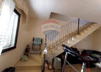 Scale - Appartamento Villaggio Sant'agata Zona A
 
17, Catania - foto 22