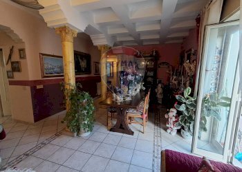 Sala da pranzo - Appartamento via Ortogrande
 
39, Giardini-Naxos - foto 4