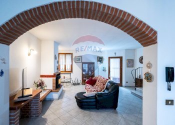 Soggiorno - Semi-detached house VIA NAVIGLIO
 
7, Sabbioneta - photo 4