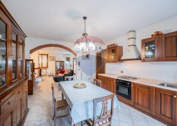 Cucina - Semi-detached house VIA NAVIGLIO
 
7, Sabbioneta - photo 10